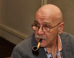 Вау! Картинки Никитича выложили! ))) Знаком с ним... 
К.Н.Куксо
(с) мой. 05.06.2016.