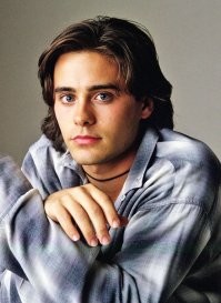 Сильное сходство с Джаредом Лето