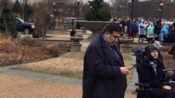 "Американцы даже не дали Мобуту визу, когда он собрался к ним приехать и попросить ещё денег."

Напомнило