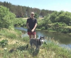 Я гулял с собакой и тоже видел такую машину.
Она нас, похоже, тоже заметила...