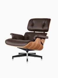 Дедушка купил дизайнерское кресло от Charles and Ray Eames 1956  ? Такое можно купить и сегодня, правда ценник конский.