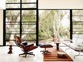 Дедушка купил дизайнерское кресло от Charles and Ray Eames 1956  ? Такое можно купить и сегодня, правда ценник конский.