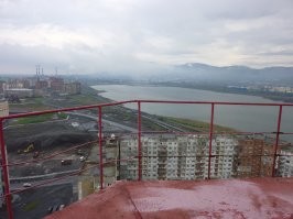 Был я в Норильске. 
Есть там люди. :)