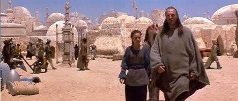 Не, эти смешарики жили в норе хоббита. Вот это больше похоже