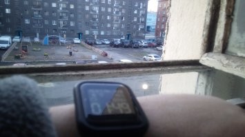 Не, это днём, просто погода такая была. 
Хотя и солнце выглядывало. 
Но да, полярный день

Вот поздно ночью: