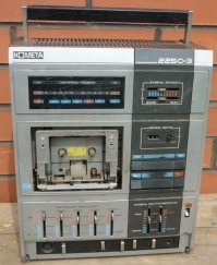 Написано "Комета"...а "Нота-225С" вот...