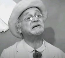 На авто замгендиректора "Рособщемаша"&nbsp;поместили его портрет, а чтобы не сдуло, придавили лимонкой