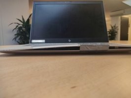 А вот тут походу аккумулятор вздулся.