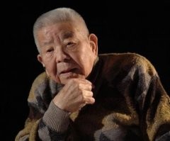 Цутому Ямагути. Жертва обеих ядерных бомбардировок. Умер в 2010 году в возрасте 93х лет.
Вот кто он? Неудачник - попал под две атомные бомбы или счастливчик - выжил в двух атомных взрывах?