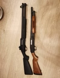 Слева Fabarm sdass tactical 38000 деревянных, тоже б/у и тоже почти без на стрела выцепил