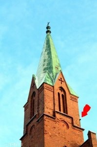 болванки первой мировой!!! у нас в Краснознаменске (ранее Лазденен) в старой немецкой кирхе (ныне православная церковь) в колокольне до сих пор торчит такая болванка!! она уже как местная достопримечательность