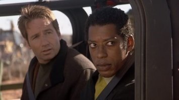 Объясните, как "Сменились представители флоры и фауны   появились морские виды растений и животных."?