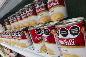 В Мексике действует закон, сгласно которому все продукты с повышенным содержанием соли, сахара, калорий ивредных жиров маркируются черным шестиугольником, в котром написано, какие именно вредные составляющие в избытке имеются в продукте.

Мммм, а точно шестиугольник?
И да, я зануда)))