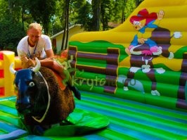 Вот на таком кресле прическу сделать