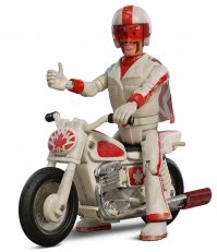 Сейчас с дочкой смотрим во всю. До этого отталкивала именно эта компьютерность. Но "пиксар" - мировое имя, и хлеб свой едят совсем не зря! История игрушек, помимо прогресса в технической и визуальной части, очень круто прокачивает и сюжетную часть. Четвертую историю настолько классно сделали, что некоторые эпизоды прям до дыр затерли - персонажи один другого круче и интереснее)) Короткометражки тоже классные: содержательные, веселые и с моралью. Еще и стиль каждый раз пробуют разный.
Рекомендую, кто еще не знаком!