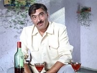 Всё это, конечно, так. Всё это верно, да. Бумага написана правильно, всё хорошо, да. Но это с одной стороны. 
Тётенька, право слово, стильная для своего времени. Ну, а какую ещё на Первый канал ведущую, понятное дело - образцовую. Но сама передача...для упоротых любителей штоштаковича и римского-корпусова (при всём уважении). В моём окружении таких не было никогда. Тратить выходной на просмотр передачи о классической музыке, в моём тогдашнем понимании, это ненормально. Так что все эти киоски, сельскиечасы, навстречувыборам, вгостяхубратскихнародов и прочая дребедень - тогда представлялась мне вроде показа никчёмного киножурнала в кинотеатре перед фильмом, который я пришёл посмотреть.