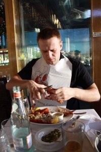 Питер в оцеплении: а Невский проспект горожане переходили по льду 