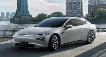 Xpeng P7
Автомобиль компании Xpeng Motors позиционируется как электрокар с самым большим запасом хода. С его 706 км на одной зарядке (по ездовому циклу NEDC) он «объезжает» даже Tesla Model 3. Седан P7 оснащён передовой системой автоматического управления с беспилотной системой NVIDIA DRIVE Xavier.
 Это делает Xpeng P7 первым китайским электрокаром с автономией 3-го уровня. «Крутости» седану добавляет интеллектуальная система помощи при торможении iBooster. Радары с миллиметровой длиной волны позволяют автомобилю «видеть» на 200 метров вперёд даже в условиях непогоды.
Цена модели в пределах от 32,5 до 49,5 тыс. долларов США.