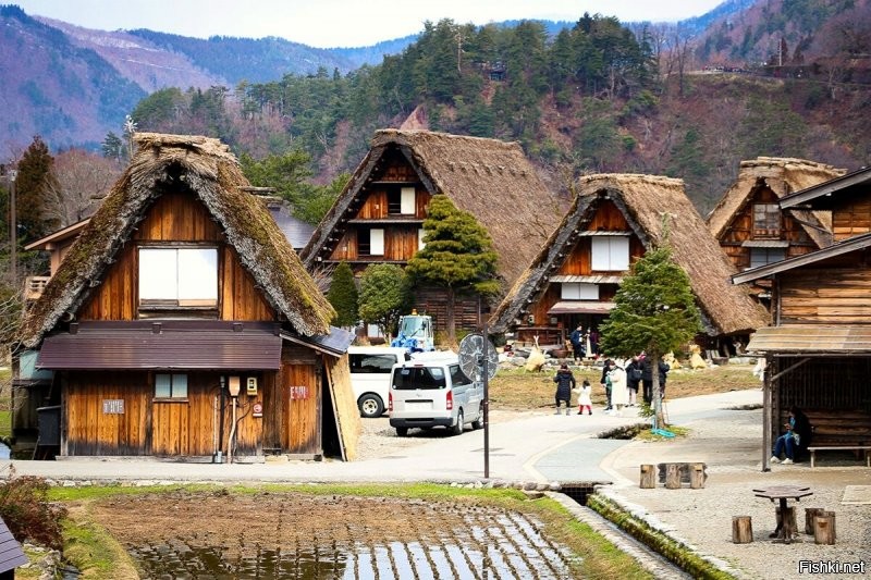 1. Сельский японский туалет на садовом участке.
2. Сиракава-го: самая известная деревня Японии.
3. Минка - традиционный японский дом