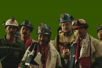 А Бандерас как туда попал? ))) 
Второй справа: