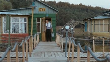 Глядя на фото, вспомнилась комедия "Каникулы строгого режима"