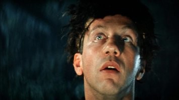 А вдоль дороги мертвые с косами стоят, и тишина...