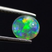 Добавлю от себя ссылку на мега обзор разновидностей опалов, если кому не хватило информации. Но только тем, кому действительно интересно. Ибо придётся не только картинки смотреть, но почитать прилично. За качество информации ручаюсь.