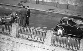 Да, были времена, у Невского была своя набережная.