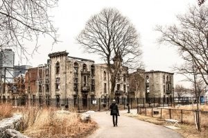 Уехал за 150 км от Москвы...
------------------------------------
Где нормальные Россияне переехали в город,  урбанизация называется.   Как вы тупорылые утомили уже с тупыми вбросами.  

Иди лучше 10 км. от центра Нью-йорка посмотри.  Легче стало?