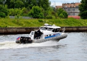 В комментах одна "малолетняя" рефлексия.

Сейчас 21 век, его никто не выпустит без навигационной РЛС, а они сейчас даже на резиновые лодки ставятся