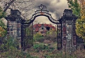 Как любая психбольница из голливудского фильма:))