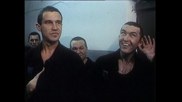 По мне так лучший фильм про уголовников, где очень достоверно показан их образ это Беспредел 1989 года.