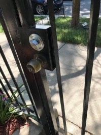 Вспомнилось
- Черт, закрыто изнутри...
- О нет! Мы все умрем!!!