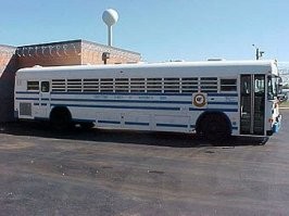 Вообще-то в этот автобус добровольно не садятся..