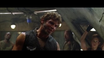 "Сотрудник полиции случайно подстрелил человека"
Так и вспоминается Риддик.
- Пугливые они у тебя Тумбс, очень пугливые. Наверное не надо было им говорить, что было с предыдущей командой.
Один из бандитов нервным голосом- Тумбс, о чем это он?
- Нормально все, рули давай.