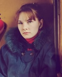 Красивая девочка.
И вне времени.