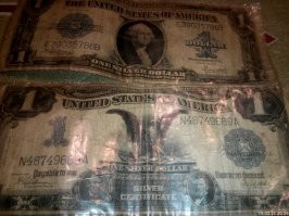 Есть парочка баксов: 1899 и 1923. Больше современных, как минимум раза в 1,5.