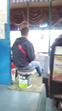 Комсомольск на Амуре. 
Автобус от аэропорта до города. 
Билетер-контролёр.