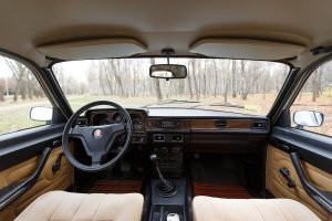 Гордость советского автопрома: Даг ДеМуро снял обзор на «Волгу», и она его рассмешила