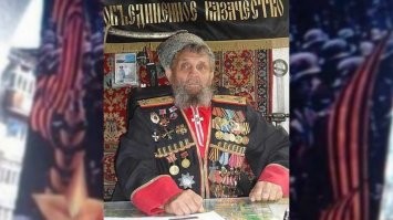 Это был один из них. Делят у себя в штабе этот огромный куш, купят себе новых значков и наград на кителя.