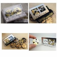 ""Кассетная дека весьма необычного настольного дизайна"" -подразумевает и кассеты тоже необычного дизайна.! Катушки правда маловаты, на "бабинник" не поставить