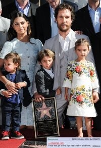 Я слышал, что у девчонки убийственный хук с левой!