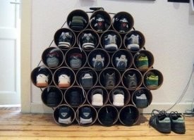 На некоторое время подвисла - пыталась найти пару первого ботинка из верхнего ряда. 
Пы.Сы. один ботинок точно без пары, т.к. труб 27.