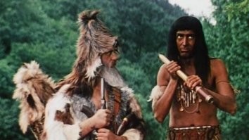 Автор, ты вообще про советский кинематограф слышал? Во как Пьер Ришар смог за ДВАДЦАТЬ лет сохранить свои рубашку и штаны???