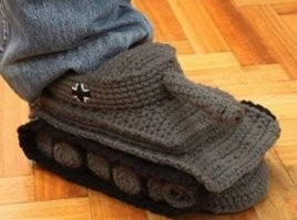 По полу тапки грохотали...