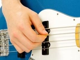 Как ты с такого ракурса медиатор разглядел?