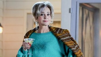 У бабушки и руки тридцатилетней. По крайней мере правая рука. Вот что батарея животворящая творит!
-------------------
не батарея творит, а коктейль Маргарита