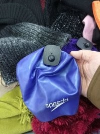 Приходишь в компьютерный магазин - и покупаешь дискеты (лет 10 назад было), тебе приносят пачку с магнитной лентой сверху - что бы не сперли. Берешь потом, и пол пачки выкидываешь мертвых.