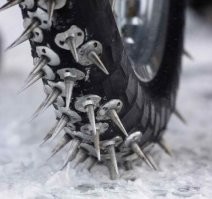 Умелец соорудил велосипед для покатушек по льду