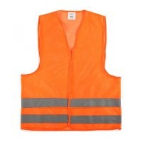 Как то вёз длинномер, а флажка нет. И вдруг нашёлся! Плюс моток изоленты. Единственное толковое применение этого жилета.